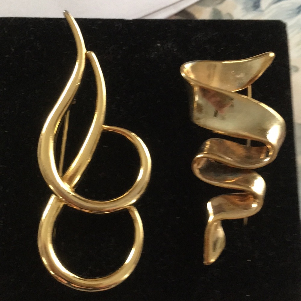 Jewelry pins
